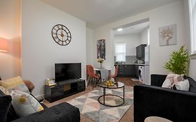 Stylish Suite With Free Parking