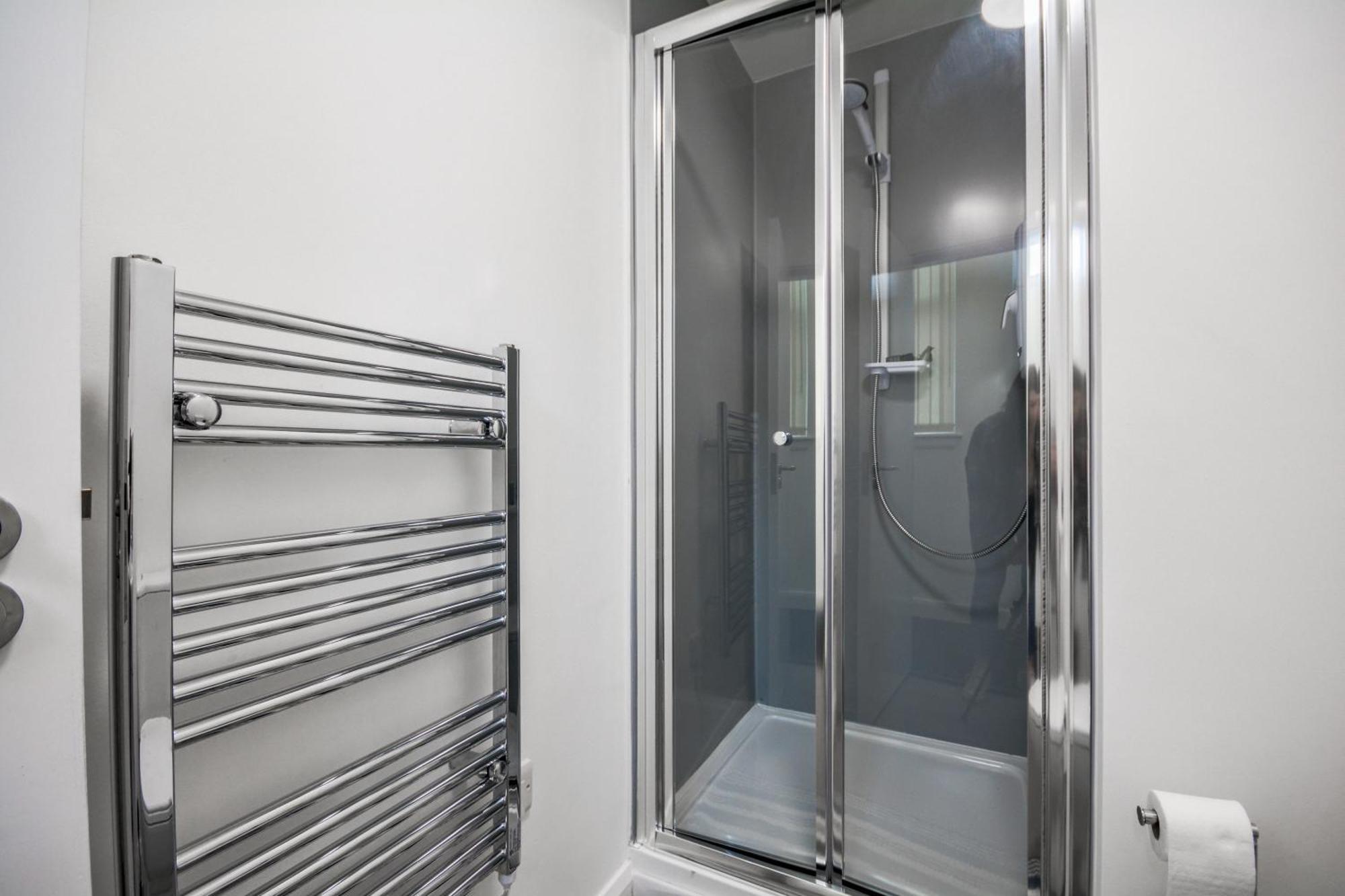 Stylish Suite With Free Parking Manchester Exterior photo